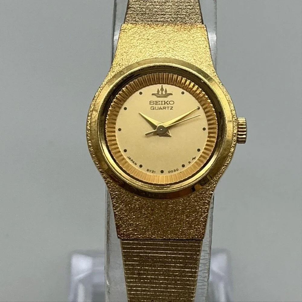 Vintage Seiko Womens Watch 20mm Gold Tone Champagne Dial 8Y21-0010 New Battery